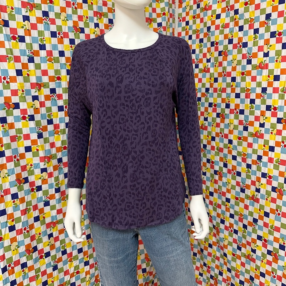 Gilligan & O’nalley long sleeve purple leopard print blouse